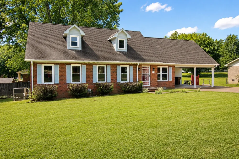 64 Ash St Lexington, TN 38351