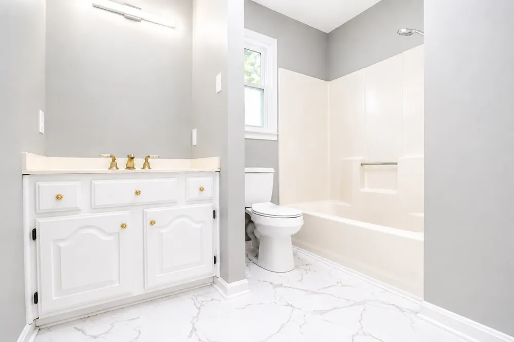 64 Ash St Lexington, TN 38351