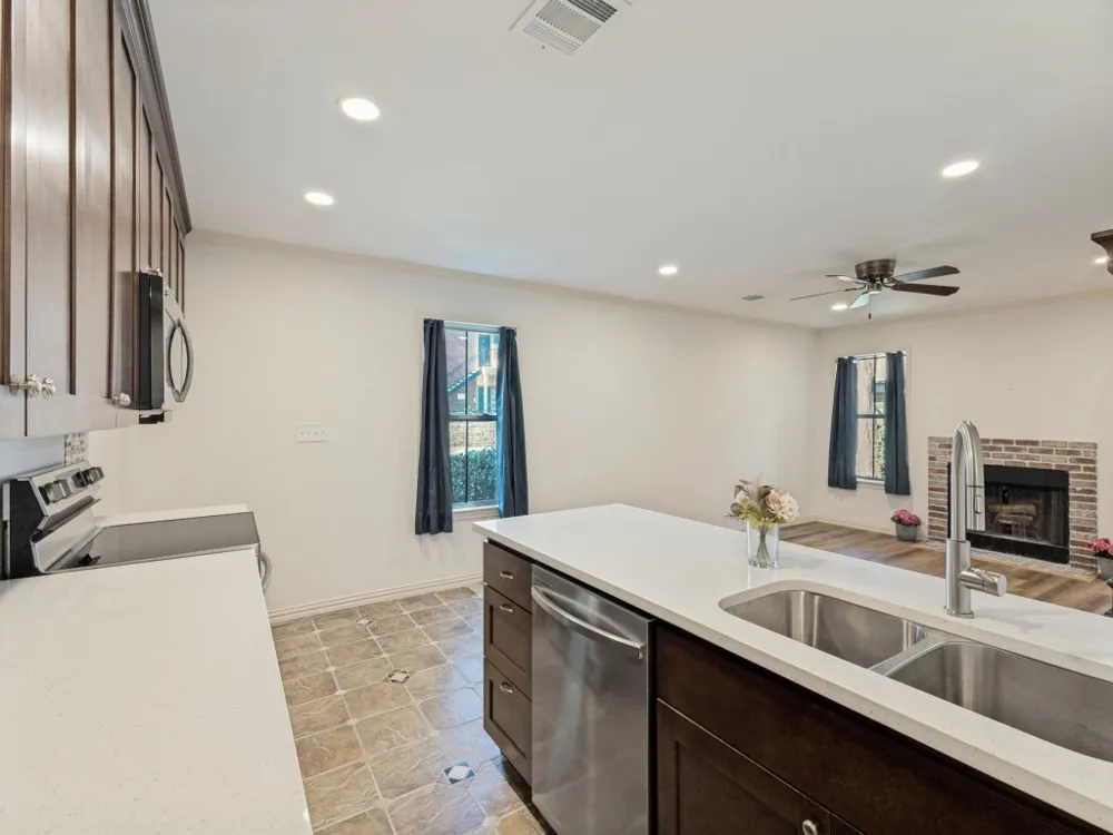 3253 Donnelly Circle #804 Fort Worth, TX 76107