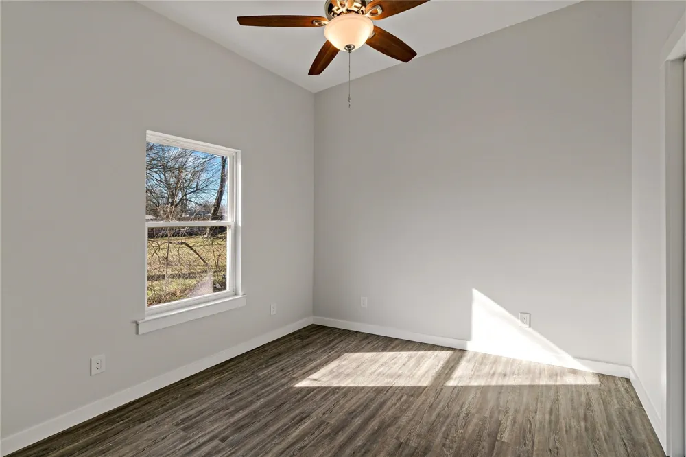 1420 FITZHUGH NE Paris, TX 75460