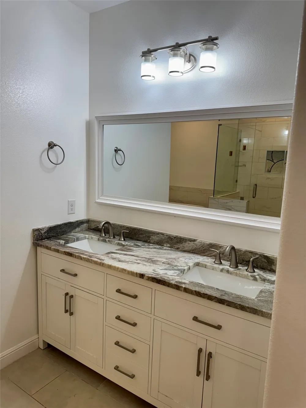 2817 Steepleridge Circle Granbury, TX 76048