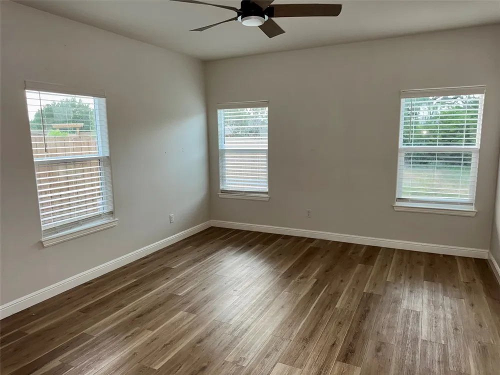 2817 Steepleridge Circle Granbury, TX 76048