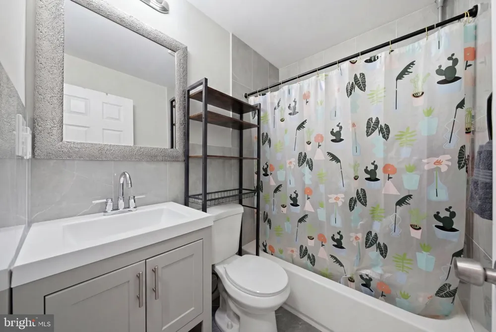 6114 ROSS STREET Philadelphia, PA 19144
