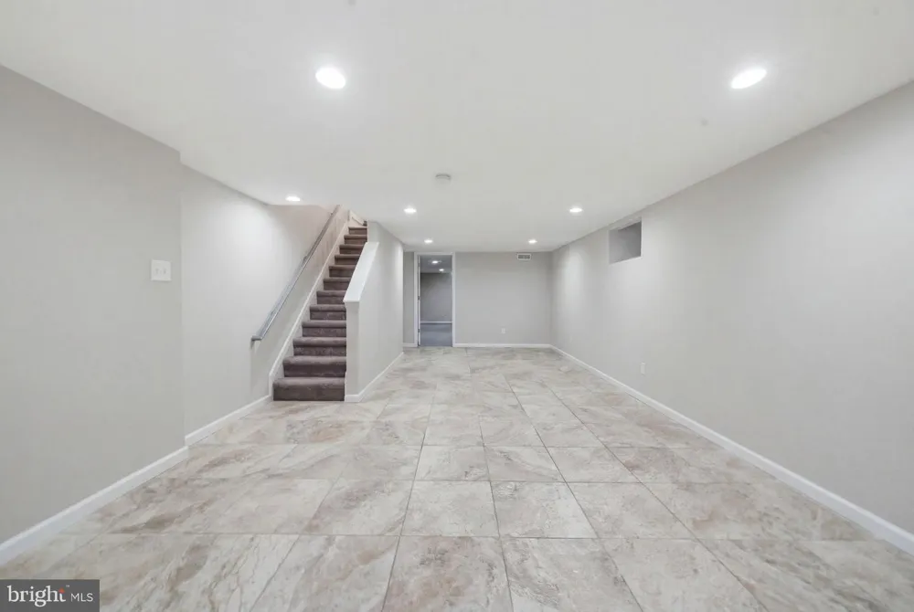 6114 ROSS STREET Philadelphia, PA 19144