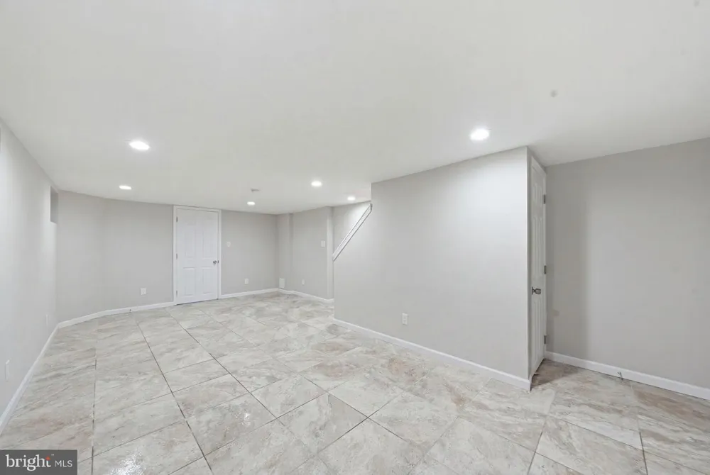 6114 ROSS STREET Philadelphia, PA 19144