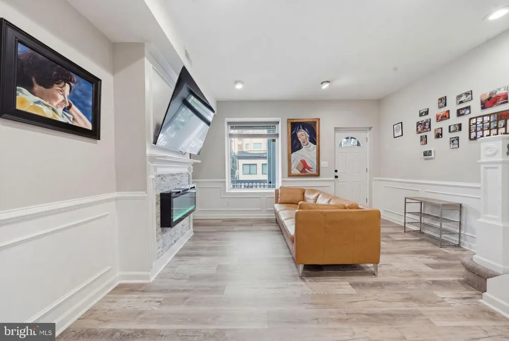 6114 ROSS STREET Philadelphia, PA 19144