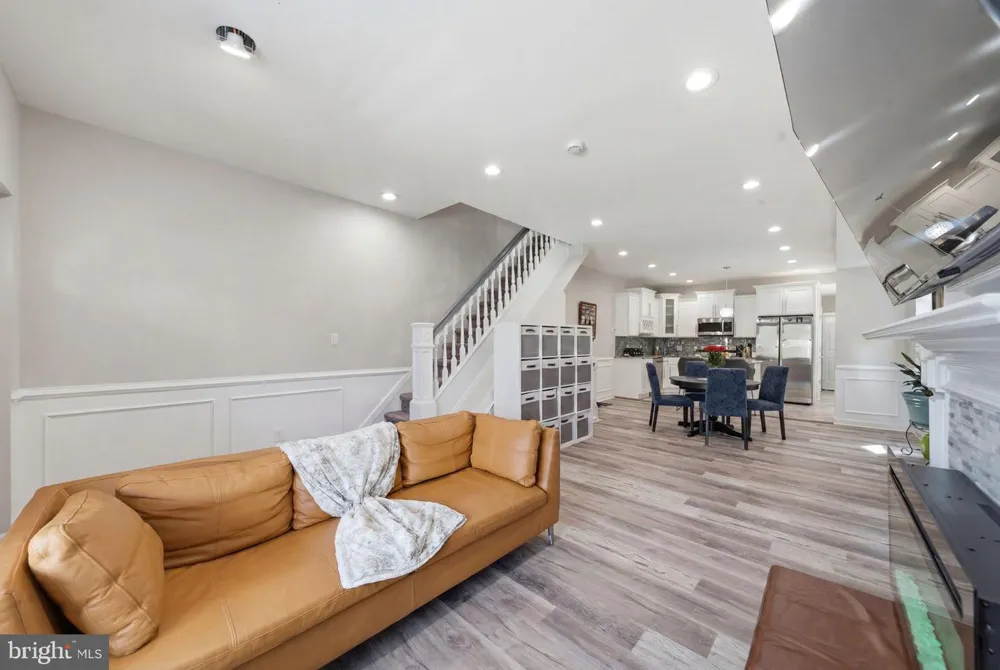 6114 ROSS STREET Philadelphia, PA 19144
