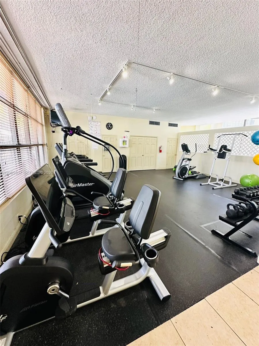 800 Parkview Dr #611 Hallandale Beach, FL 33009