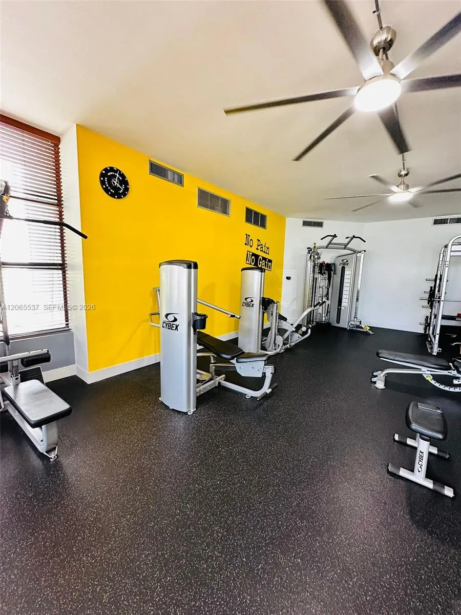 800 Parkview Dr #611 Hallandale Beach, FL 33009