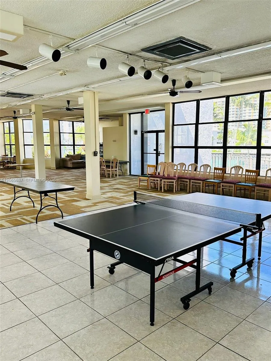 800 Parkview Dr #611 Hallandale Beach, FL 33009