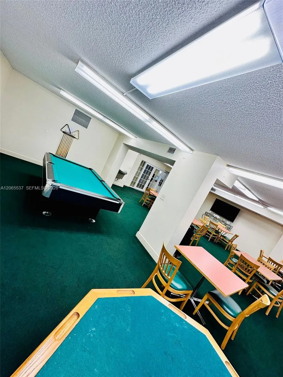 800 Parkview Dr #611 Hallandale Beach, FL 33009