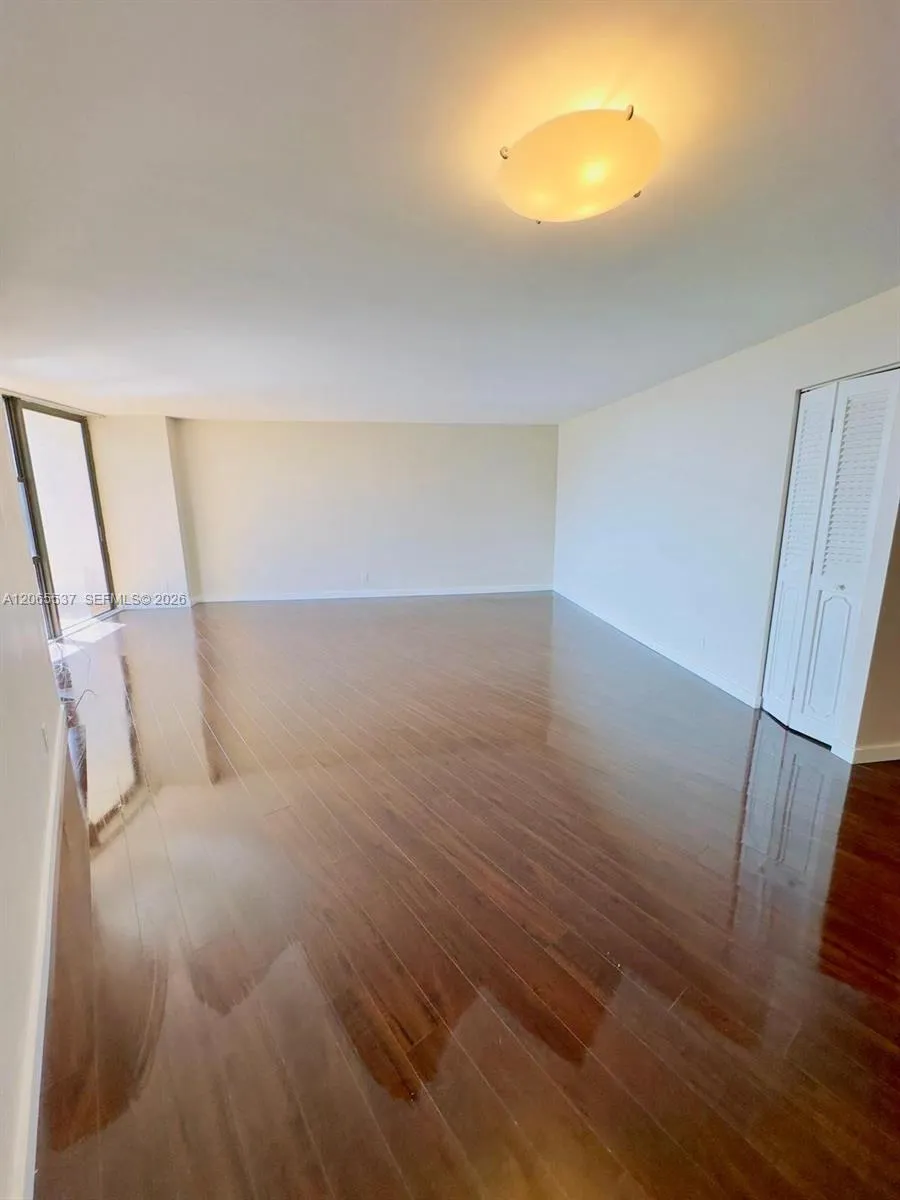 800 Parkview Dr #611 Hallandale Beach, FL 33009