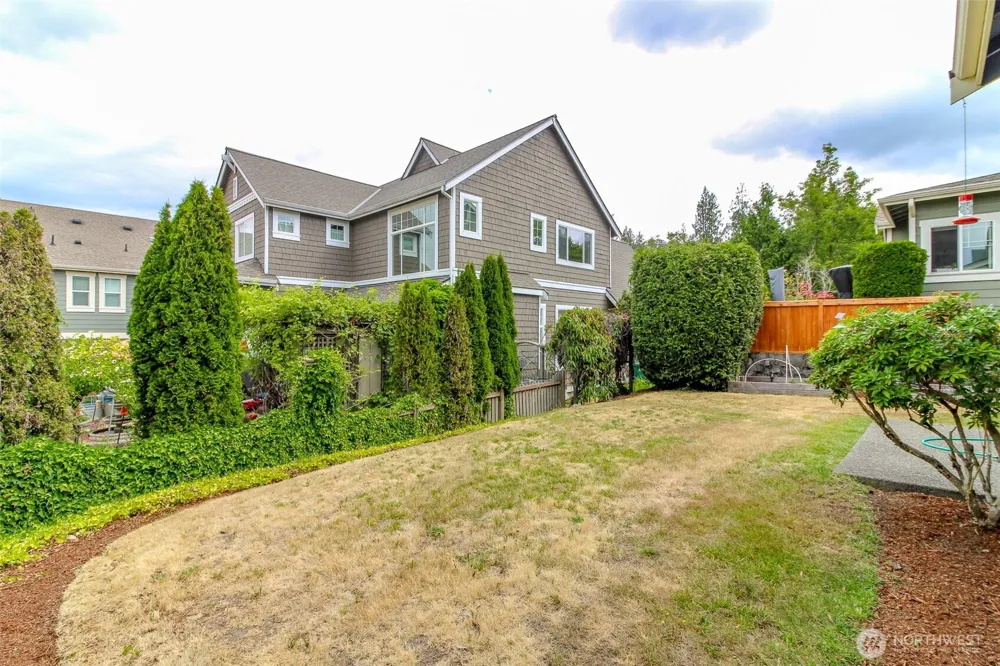 2972 NE Marquette Way Issaquah, WA 98029