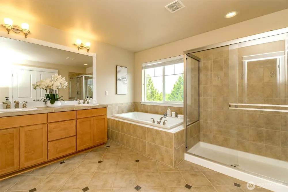 2972 NE Marquette Way Issaquah, WA 98029