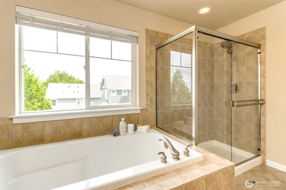 2972 NE Marquette Way Issaquah, WA 98029