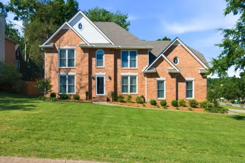 203 Dogwood Ln