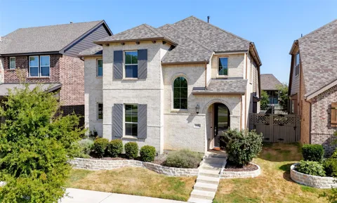 2432 Elm Place