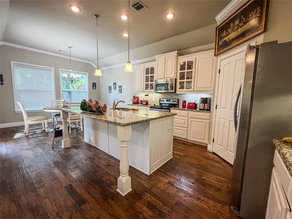 402 Trinity Street Decatur, TX 76234