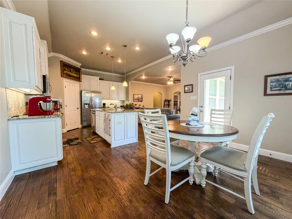 402 Trinity Street Decatur, TX 76234
