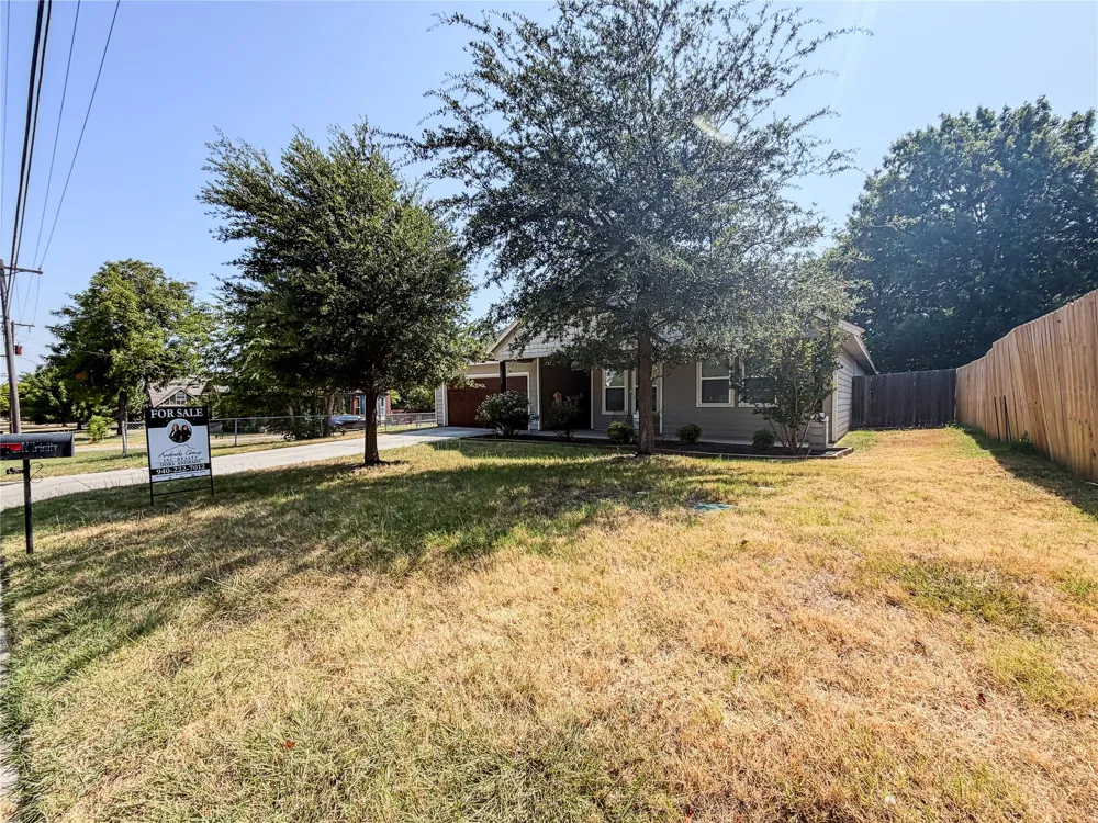 402 Trinity Street Decatur, TX 76234
