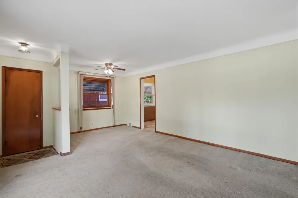13151 Sioux Avenue Redford, MI 48239