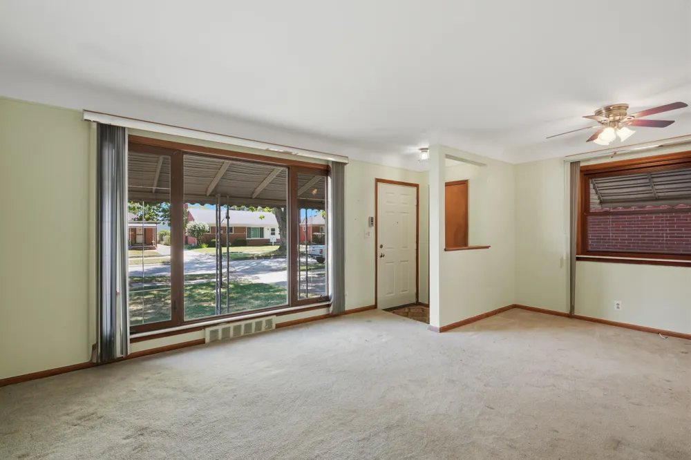 13151 Sioux Avenue Redford, MI 48239