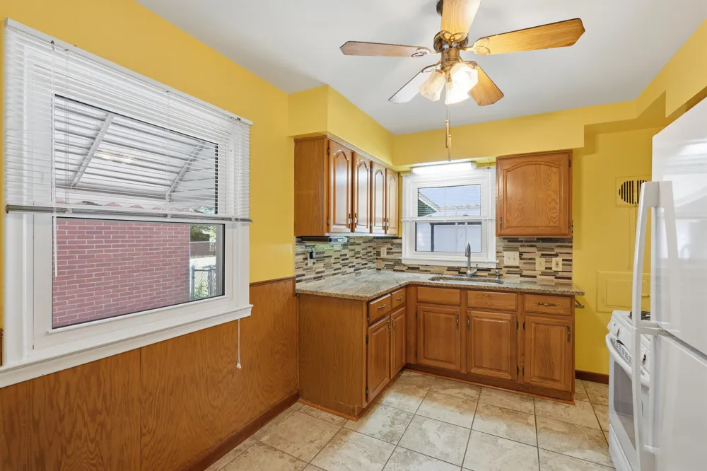 13151 Sioux Avenue Redford, MI 48239