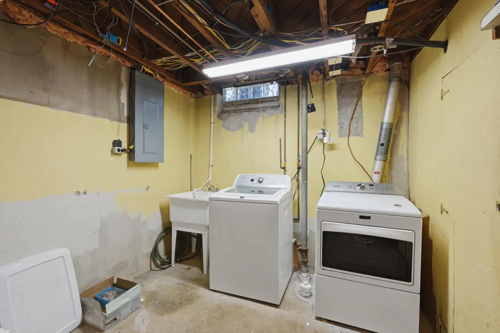 13151 Sioux Avenue Redford, MI 48239