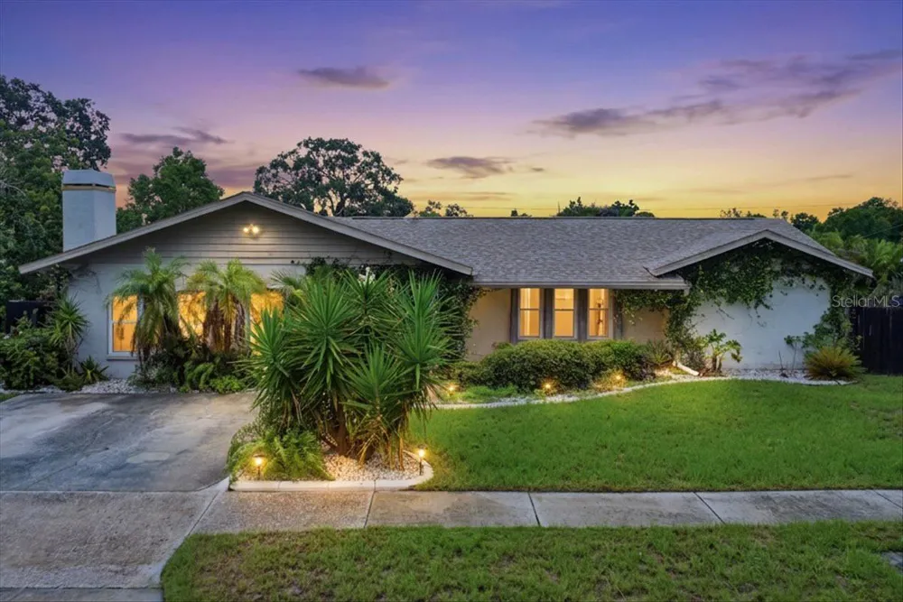 1221 E LIME STREET Tarpon Springs, FL 34689