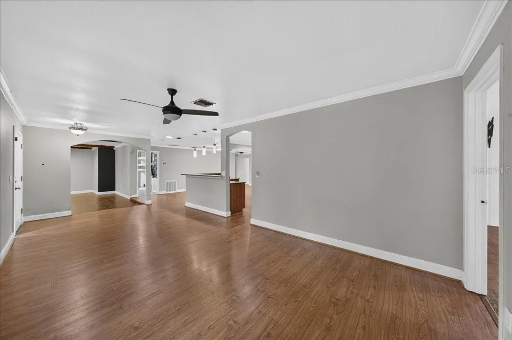 1221 E LIME STREET Tarpon Springs, FL 34689