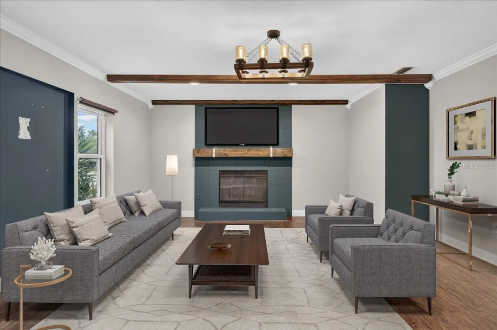 1221 E LIME STREET Tarpon Springs, FL 34689