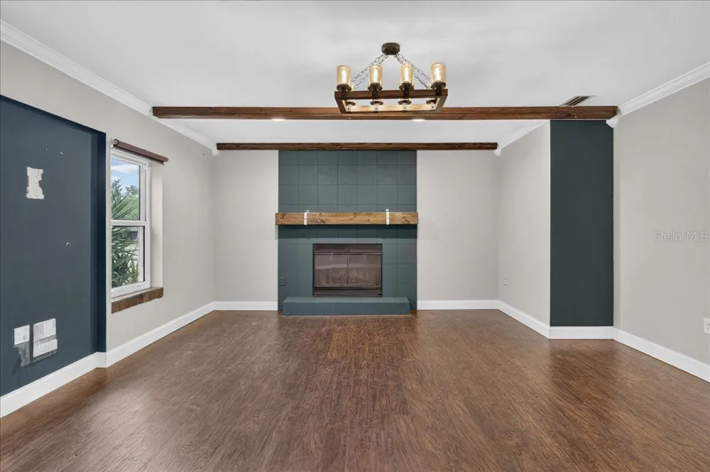 1221 E LIME STREET Tarpon Springs, FL 34689