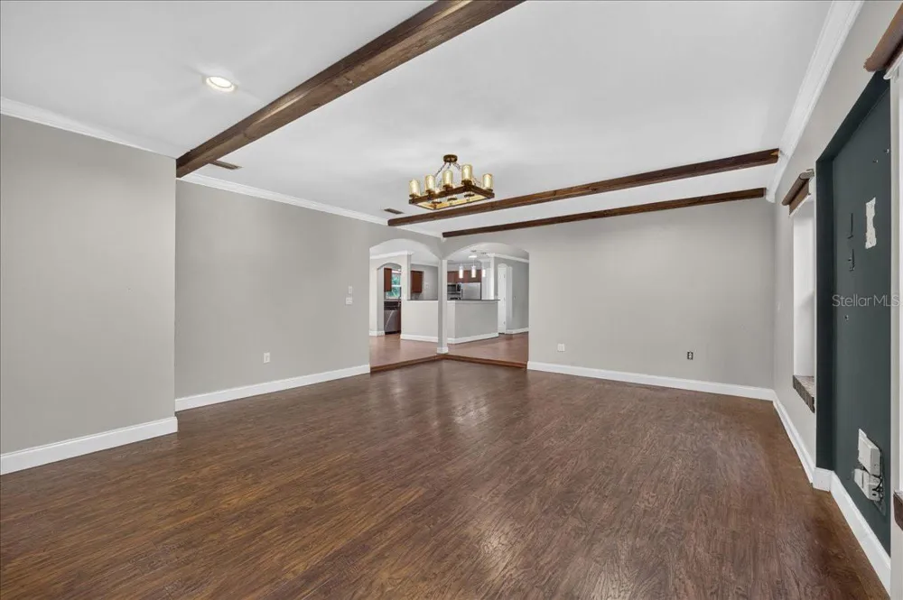 1221 E LIME STREET Tarpon Springs, FL 34689