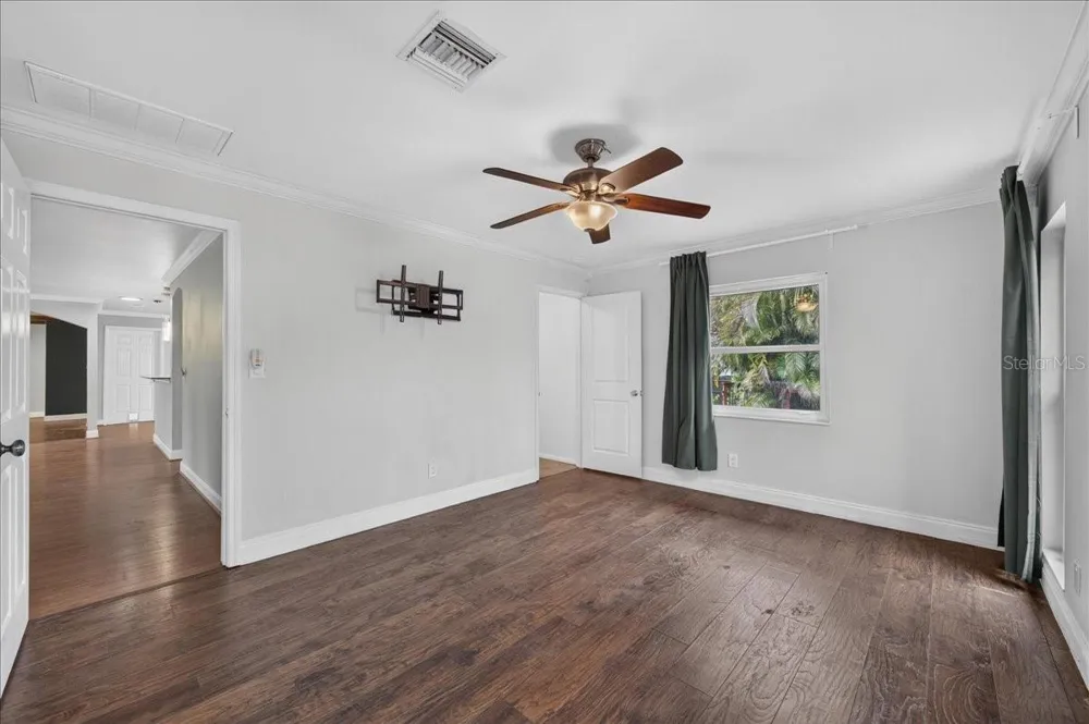 1221 E LIME STREET Tarpon Springs, FL 34689