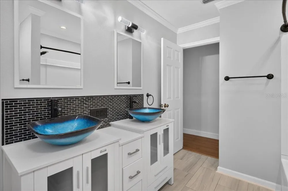 1221 E LIME STREET Tarpon Springs, FL 34689