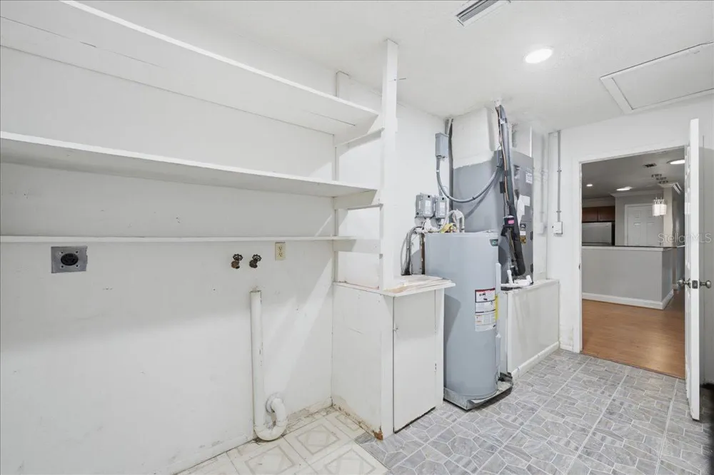 1221 E LIME STREET Tarpon Springs, FL 34689