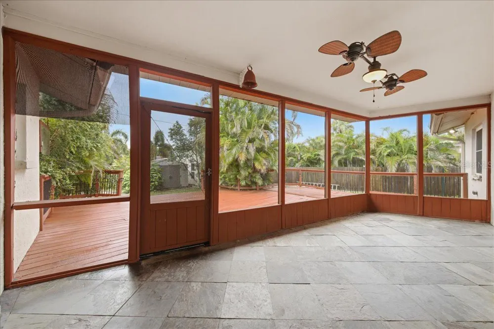 1221 E LIME STREET Tarpon Springs, FL 34689