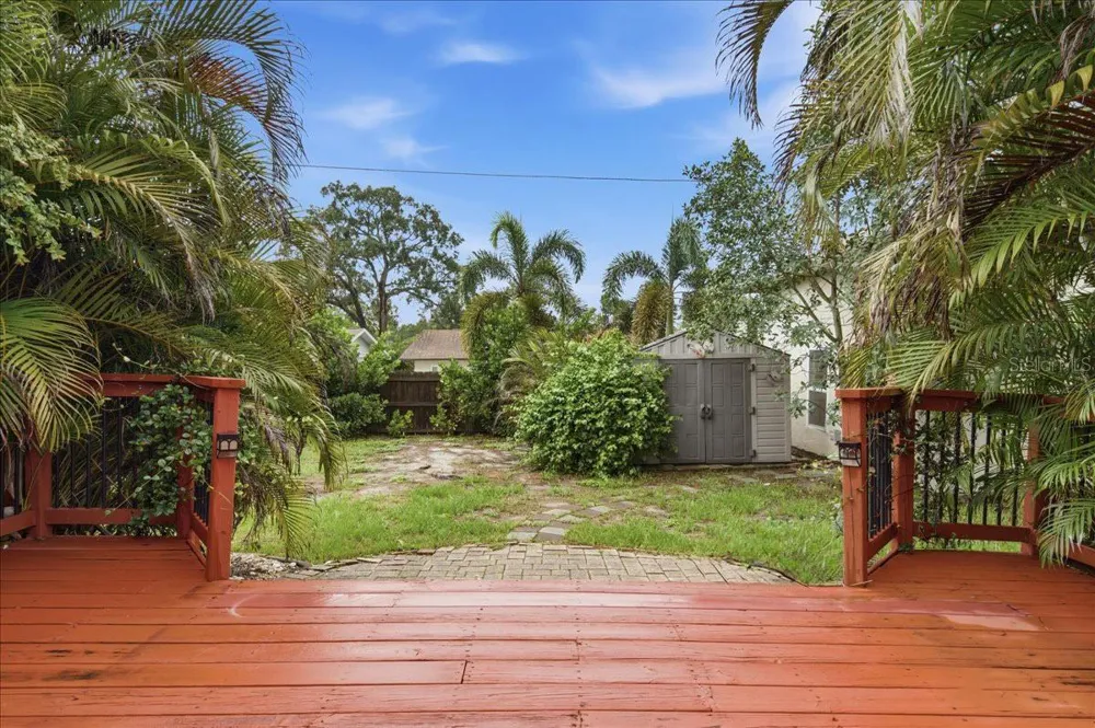 1221 E LIME STREET Tarpon Springs, FL 34689