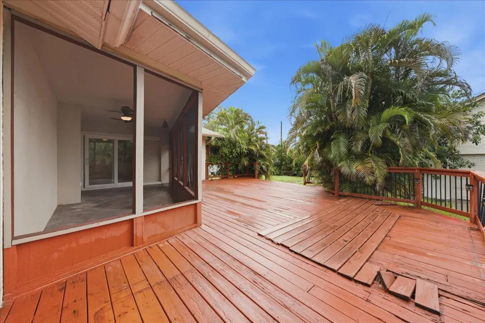 1221 E LIME STREET Tarpon Springs, FL 34689