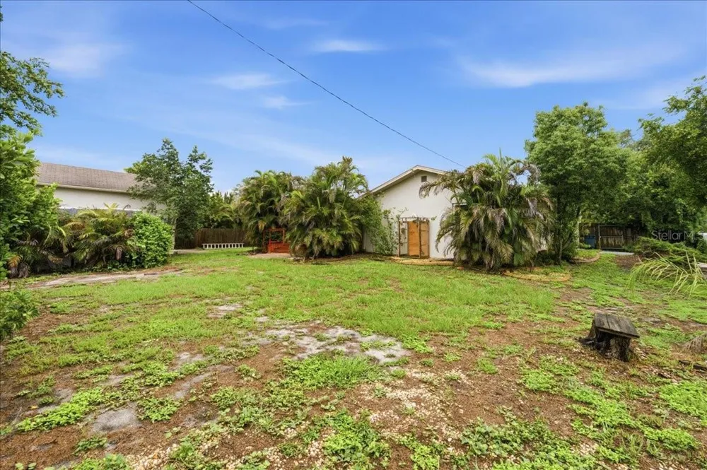 1221 E LIME STREET Tarpon Springs, FL 34689