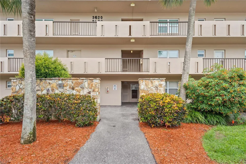 3620 IRONWOOD CIRCLE #302O Bradenton, FL 34209