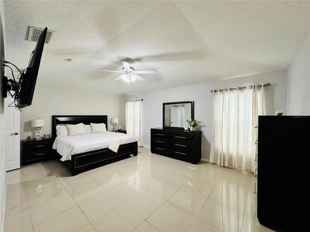 8885 PALISADES BEACH AVENUE Orlando, FL 32829
