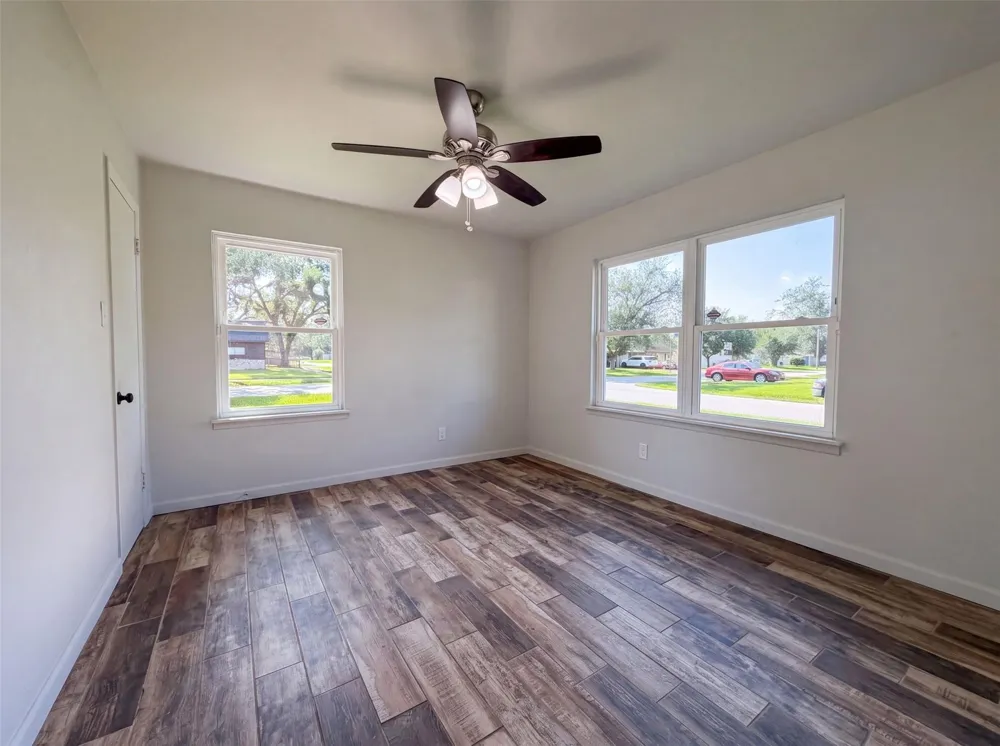 118 S Ringgold Street West Columbia, TX 77486