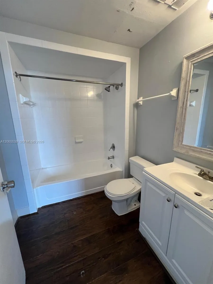 7400 W 20th Ave #111 Hialeah, FL 33016