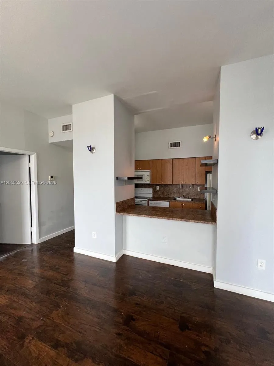 7400 W 20th Ave #111 Hialeah, FL 33016