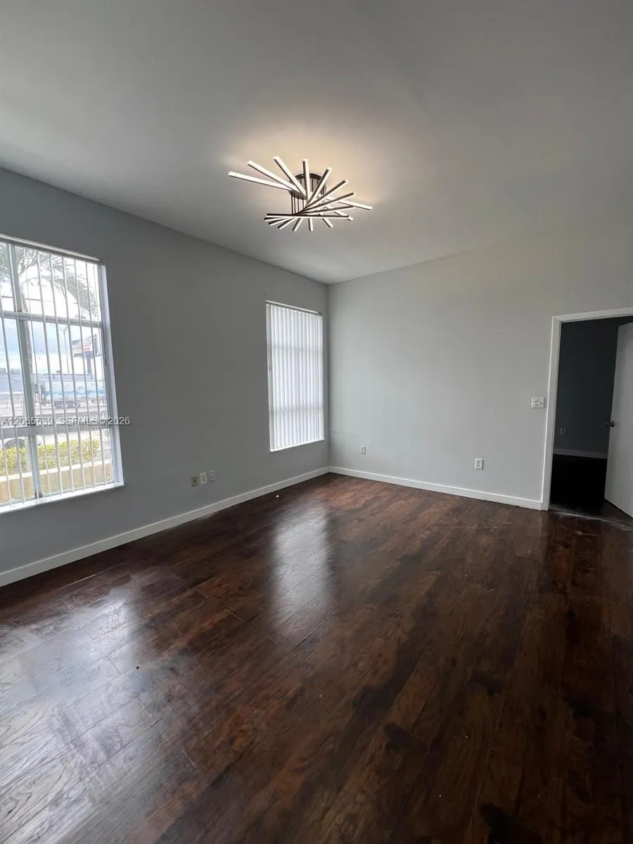 7400 W 20th Ave #111 Hialeah, FL 33016