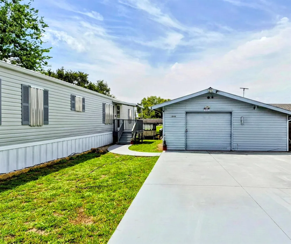 1040 12TH STREET Okeechobee, FL 34974