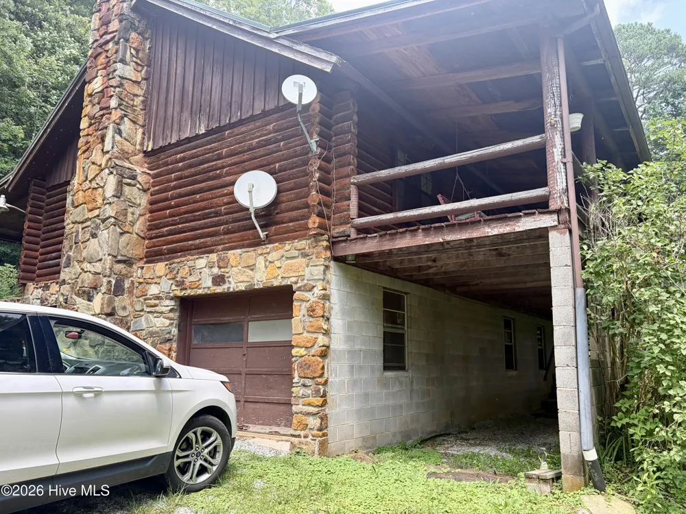 913 Franks Creek Road Robbinsville, NC 28771