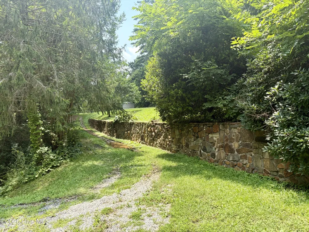 913 Franks Creek Road Robbinsville, NC 28771