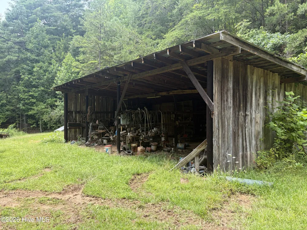 913 Franks Creek Road Robbinsville, NC 28771